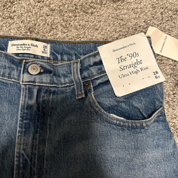 Abercrombie and fitch ultra high rise 90’s straight jean size 28 short - Picture 2 of 3